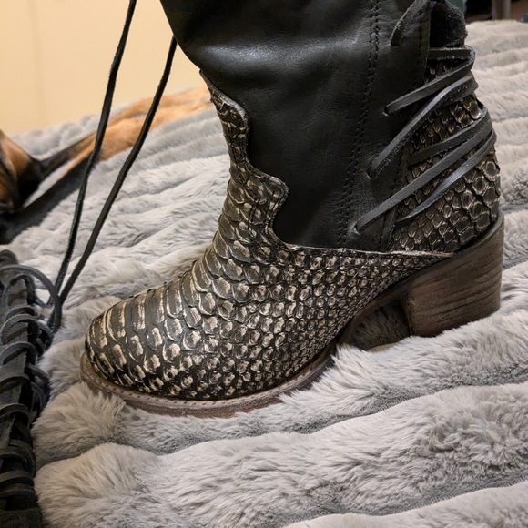 Freebird Coal grey Python multi - Picture 2 of 6